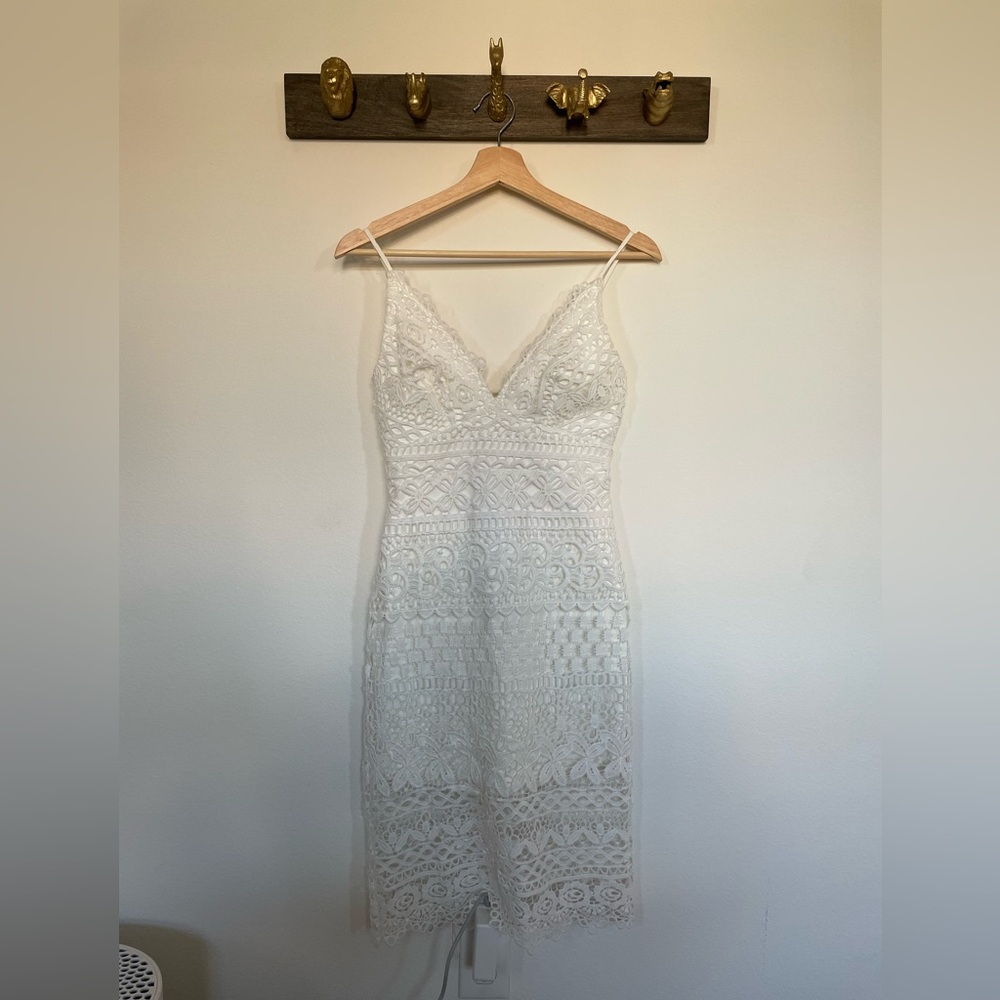 Lulu’s White Lace Bodycon Midi Dress